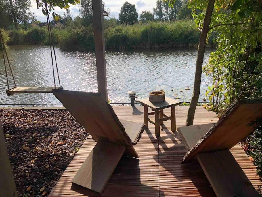 Gezellige Pipo Met Grote Schommel Aan Het Water Medemblik Exterior foto