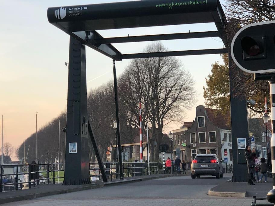Gezellige Pipo Met Grote Schommel Aan Het Water Medemblik Exterior foto