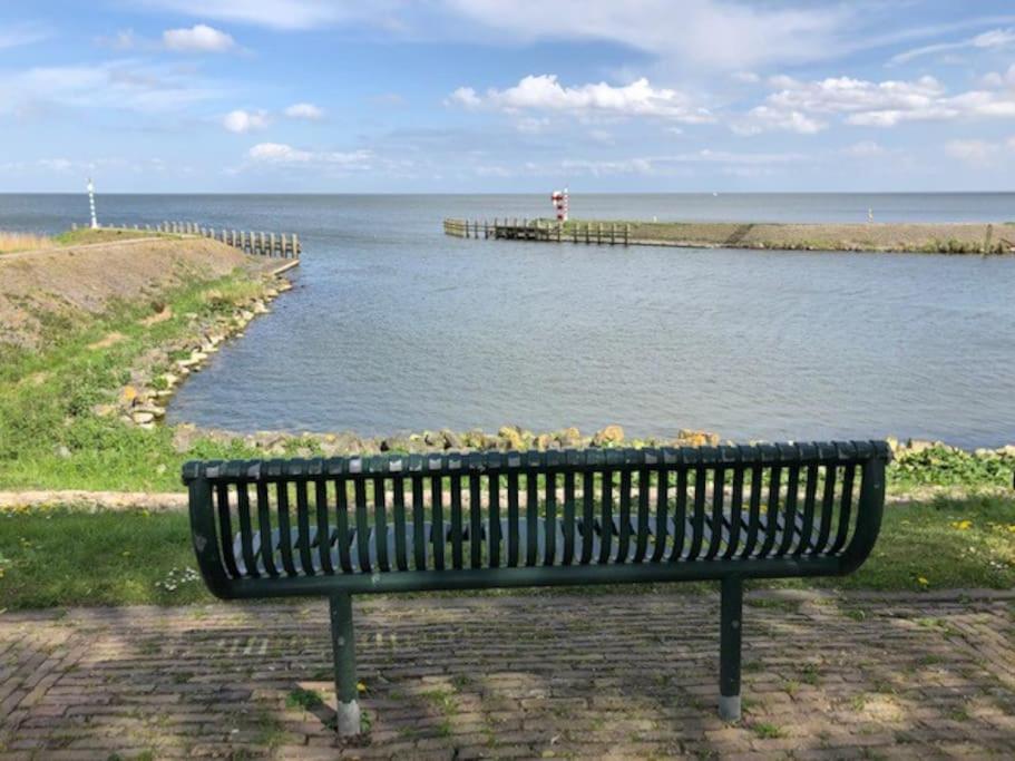 Gezellige Pipo Met Grote Schommel Aan Het Water Medemblik Exterior foto